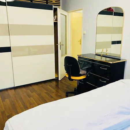 Apartment Stunning 2-bed In 4 Prague